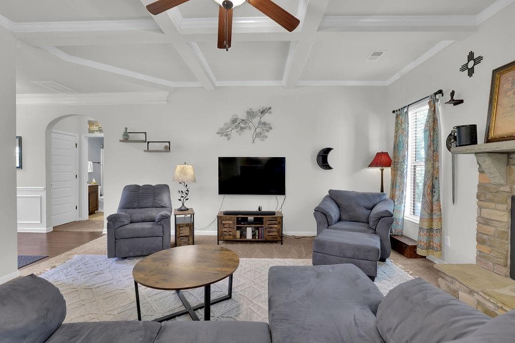 5 bedroom, 4 bathroom, 3,038 sq ft single family residence for sale at 6120 Stillwood Lane, Cumming, GA 30041 — photo 8