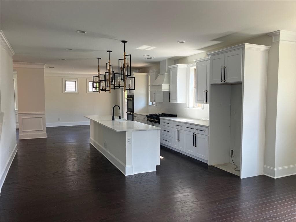 6 bedroom, 4 bathroom, 3,648 sq ft single family residence for sale at 301 Lowell Street, Atlanta, GA 30331 — photo 4