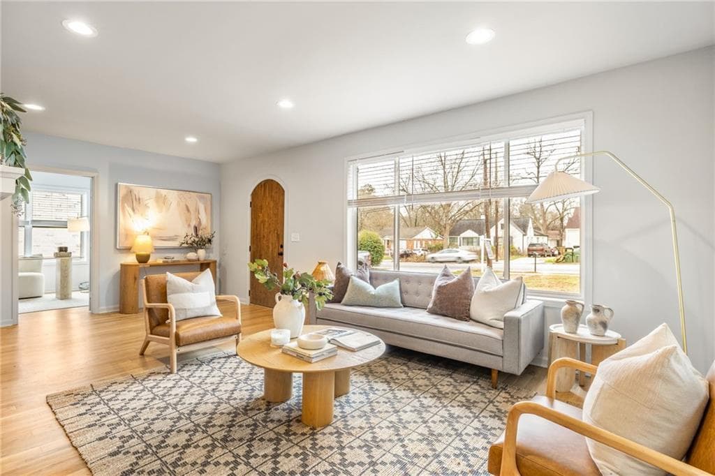 4 bedroom, 3 bathroom, 1,991 sq ft single family residence under contract at 1377 MLK Jr. Drive, Atlanta, GA 30314 — photo 10