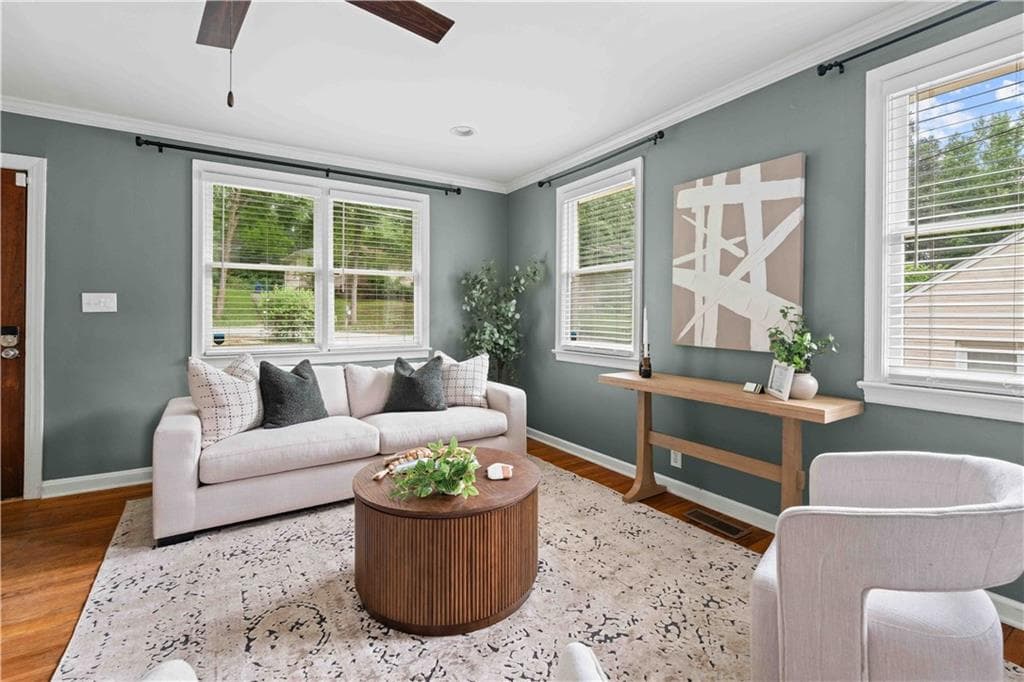 3 bedroom, 2 bathroom, 1,230 sq ft single family residence under contract at 2573 E Tupelo Street, Atlanta, GA 30317 — photo 6