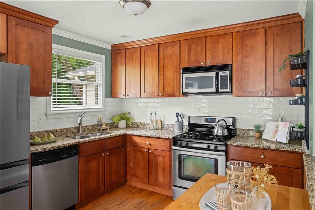 3 bedroom, 2 bathroom, 1,230 sq ft single family residence under contract at 2573 E Tupelo Street, Atlanta, GA 30317 — photo 10