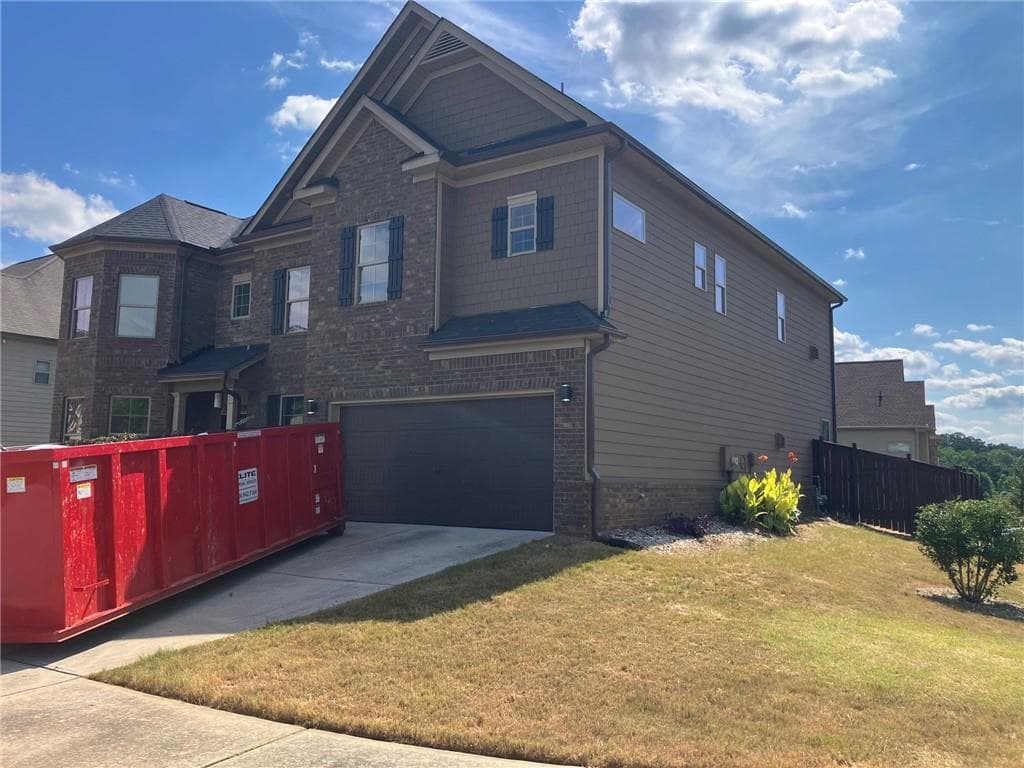 6 bedroom, 4 bathroom, 3,648 sq ft single family residence for sale at 301 Lowell Street, Atlanta, GA 30331 — photo 2