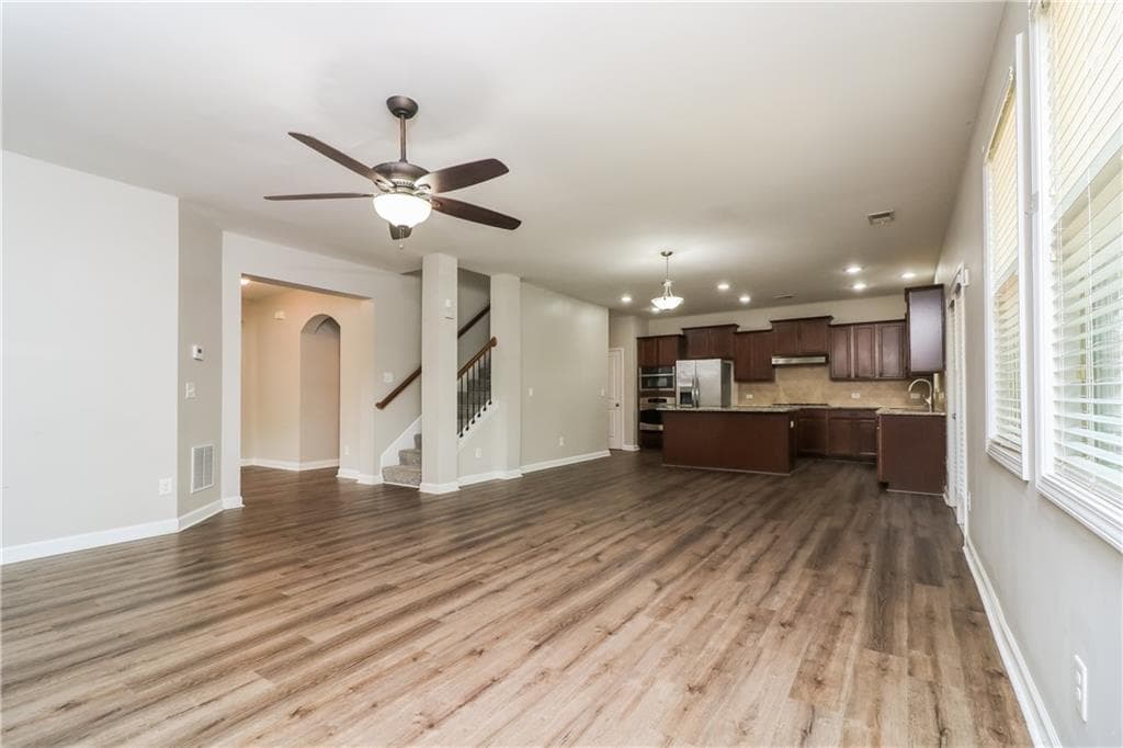 4 bedroom, 4 bathroom, 3,349 sq ft single family residence under contract at 4884 Sydney Lane, Marietta, GA 30066 — photo 8