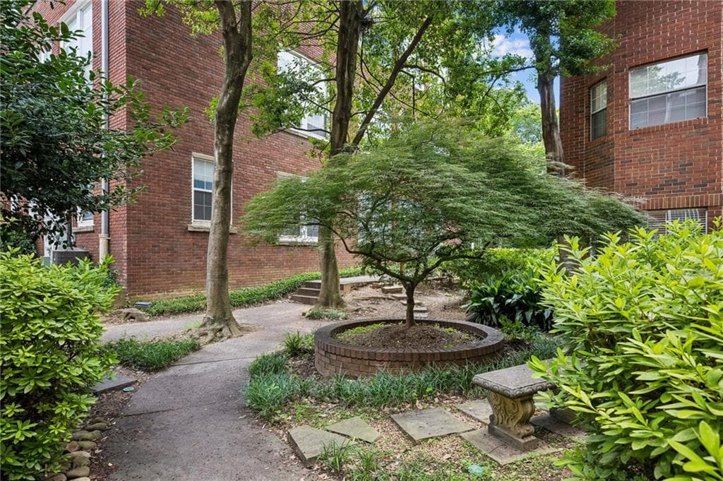 2 bedroom, 2 bathroom, 834 sq ft condominium sold at 1041 State Street 24, Atlanta, GA 30318