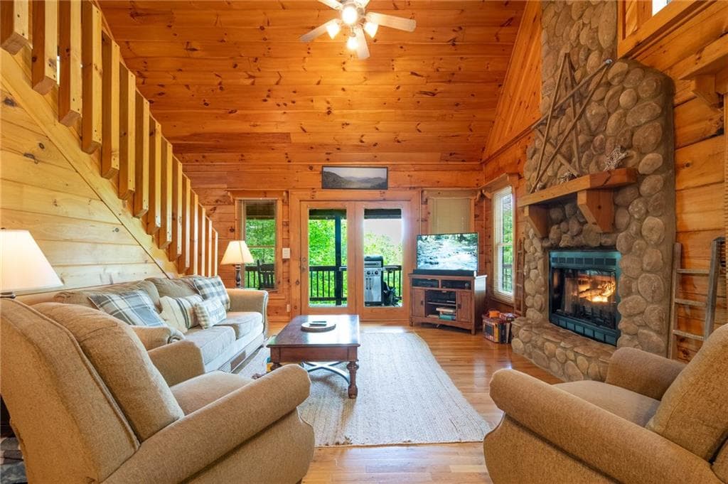 3 bedroom, 3 bathroom, 2,080 sq ft single family residence under contract at 305 Martin Crossing, Cherry Log, GA 30522 — photo 9