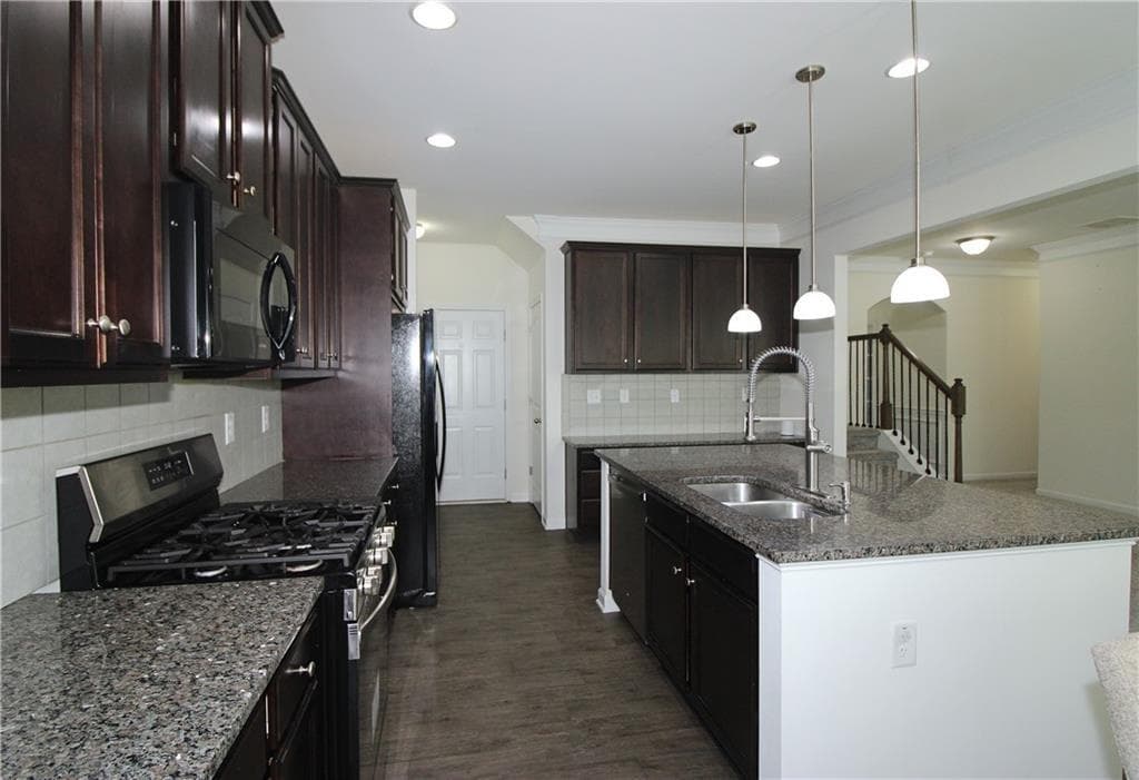 4 bedroom, 3 bathroom, 2,600 sq ft single family residence for rent at 1390 Napa Valley Drive, Lawrenceville, GA 30045 for $2,850 a month — photo 4