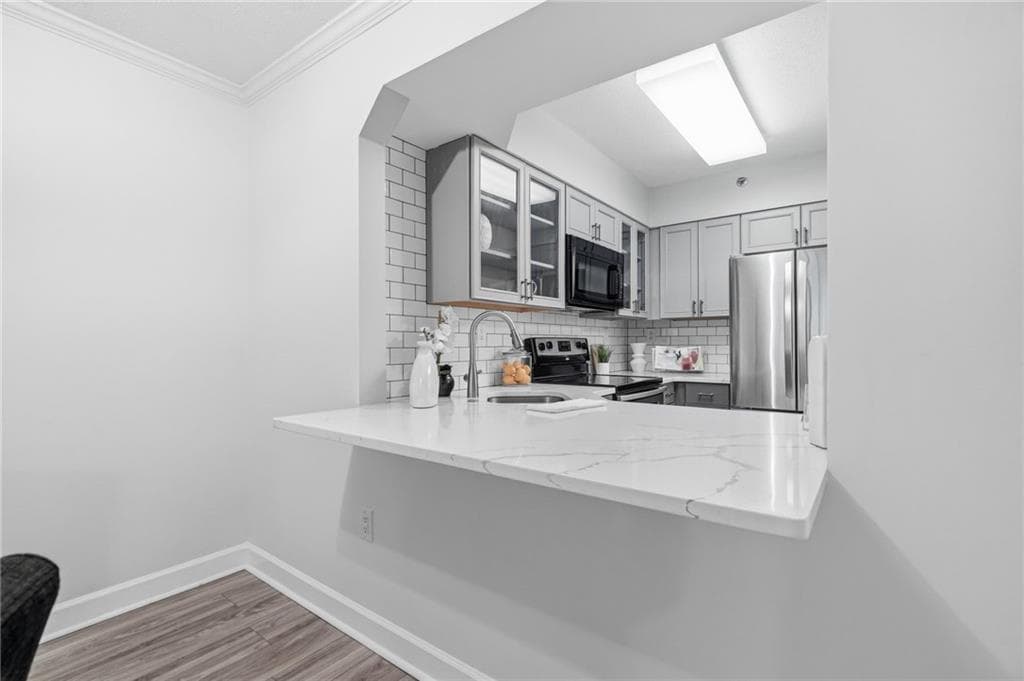 1 bedroom, 1 bathroom, 807 sq ft condominium for sale at 2870 Pharr Court South 207, Atlanta, GA 30305 — photo 6