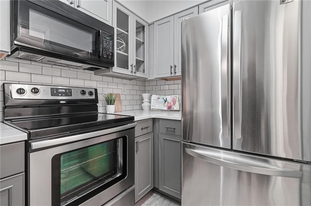 1 bedroom, 1 bathroom, 807 sq ft condominium for sale at 2870 Pharr Court South 207, Atlanta, GA 30305 — photo 8