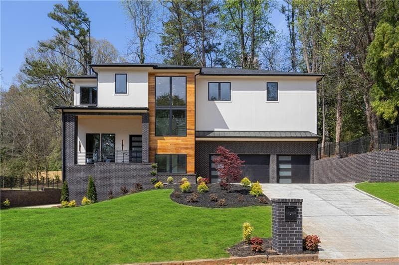 6 bedroom, 8 bathroom, 6,475 sq ft single family residence under contract at 626 Pauley Place, Sandy Springs, GA 30328 — photo 2