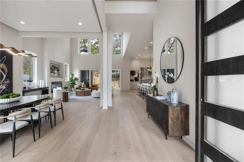 6 bedroom, 8 bathroom, 6,475 sq ft single family residence under contract at 626 Pauley Place, Sandy Springs, GA 30328 — photo 4
