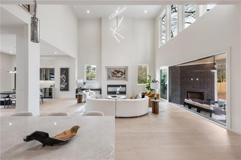 6 bedroom, 8 bathroom, 6,475 sq ft single family residence under contract at 626 Pauley Place, Sandy Springs, GA 30328 — photo 8