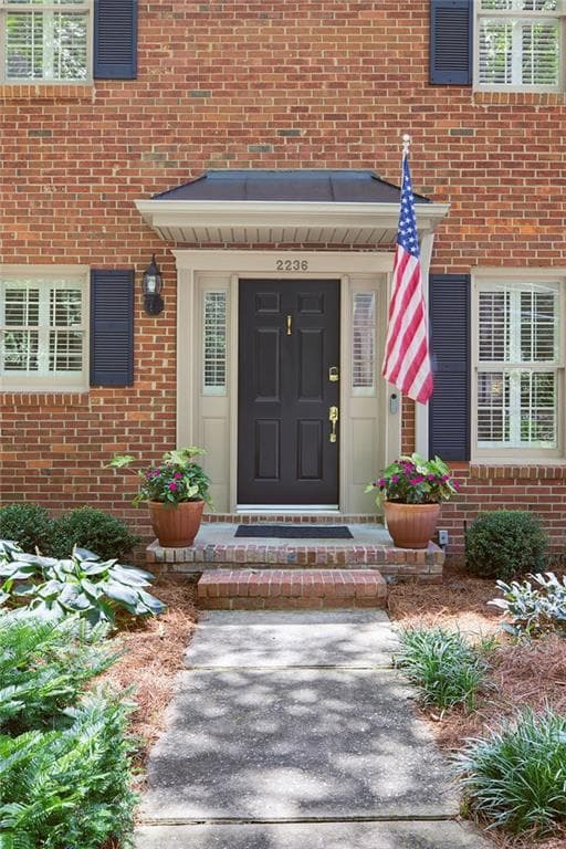 4 bedroom, 3 bathroom, 2,153 sq ft townhouse under contract at 2236 Bohler Road, Atlanta, GA 30327 — photo 4