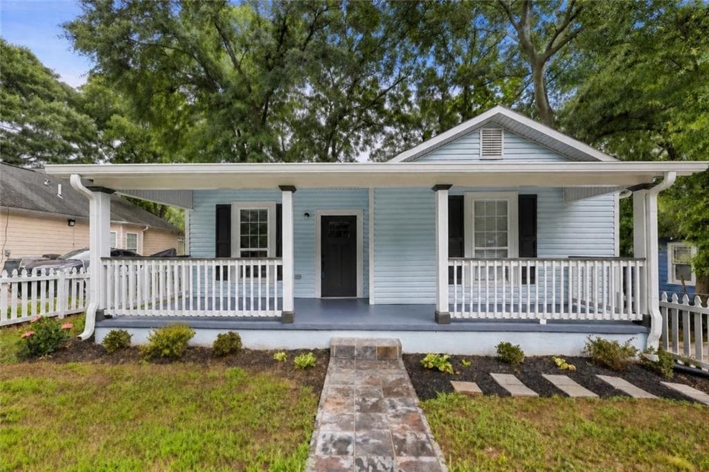 4 bedroom, 3 bathroom, 1,458 sq ft single family residence for sale at 1091 Regent Street, Atlanta, GA 30310 — photo 1 of 33