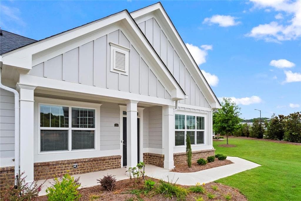 3 bedroom, 3 bathroom, 2,308 sq ft condominium for sale at 1703 Bonica Crossing, Cumming, GA 30040 — photo 2