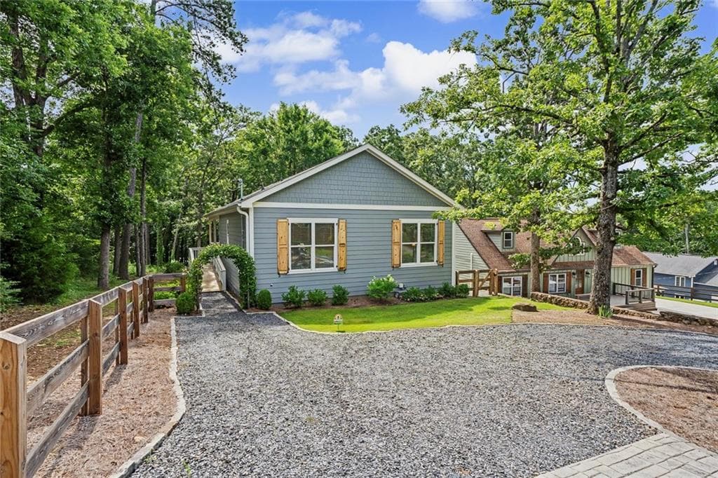 3 bedroom, 2 bathroom, 1,398 sq ft single family residence for sale at 224 Lakeshore Circle, Acworth, GA 30101 — photo 7