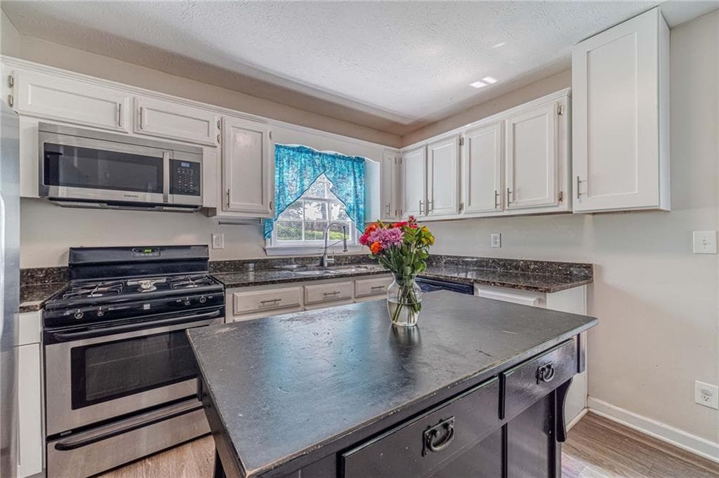 3 bedroom, 3 bathroom, 1,460 sq ft single family residence under contract at 484 Daisy Trail, Lawrenceville, GA 30046 — photo 10