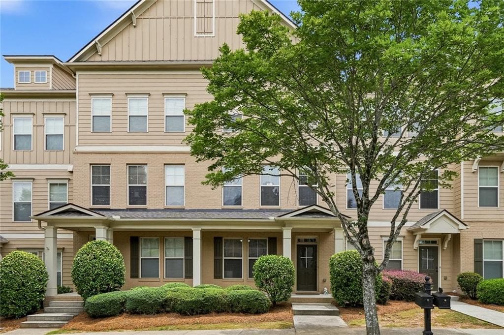 3 bedroom, 4 bathroom, 2,192 sq ft townhouse sold at 798 Village Field Court, Suwanee, GA 30024