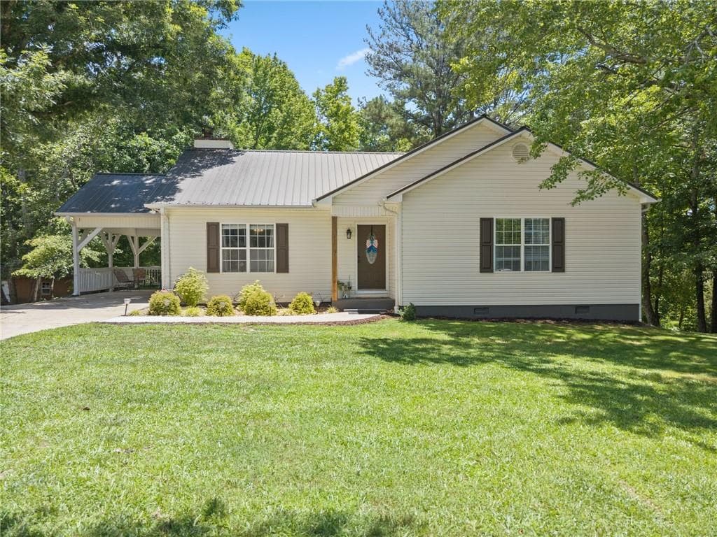 2 bedroom, 2 bathroom, 1,276 sq ft single family residence sold at 18 Chickasaw Trail, Cleveland, GA 30528