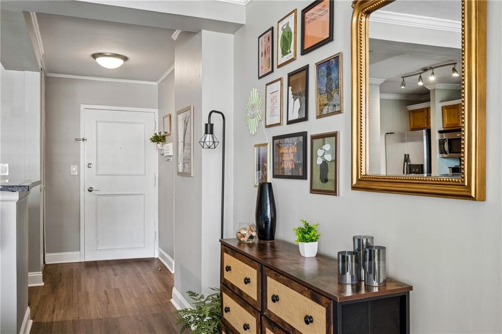 1 bedroom, 1 bathroom, 786 sq ft condominium under contract at 620 Peachtree Street 908, Atlanta, GA 30308 — photo 7