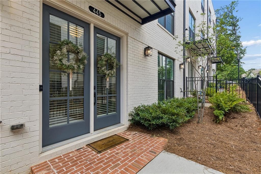 4 bedroom, 4 bathroom, 2,388 sq ft townhouse under contract at 445 Burton Drive, Alpharetta, GA 30009 — photo 8
