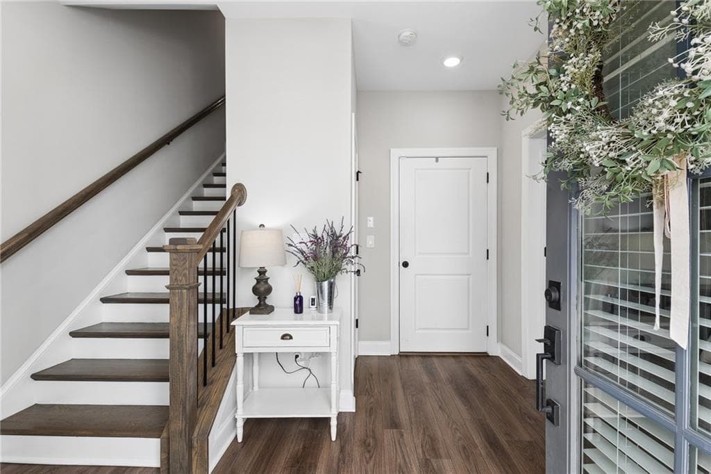 4 bedroom, 4 bathroom, 2,388 sq ft townhouse under contract at 445 Burton Drive, Alpharetta, GA 30009 — photo 9