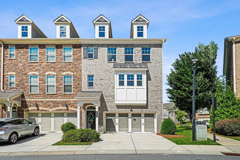 4 bedroom, 4 bathroom, 2,407 sq ft townhouse sold at 2320 Kaylen Drive, Atlanta, GA 30341