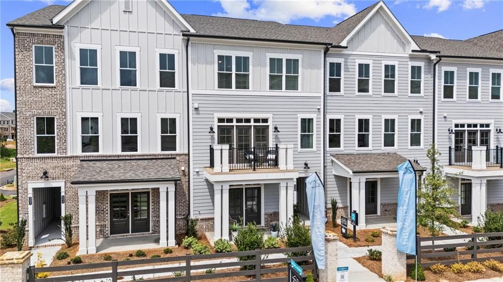 2 bedroom, 3 bathroom, 1,373 sq ft townhouse for sale at 522 Alice Way D11, Cumming, GA 30040 — photo 2