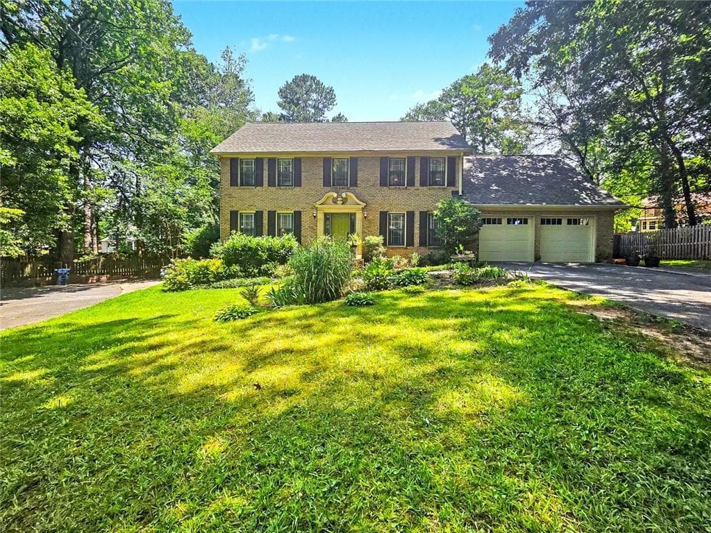 4 bedroom, 3 bathroom, 2,508 sq ft single family residence sold at 886 Ryan Lane, Lilburn, GA 30047