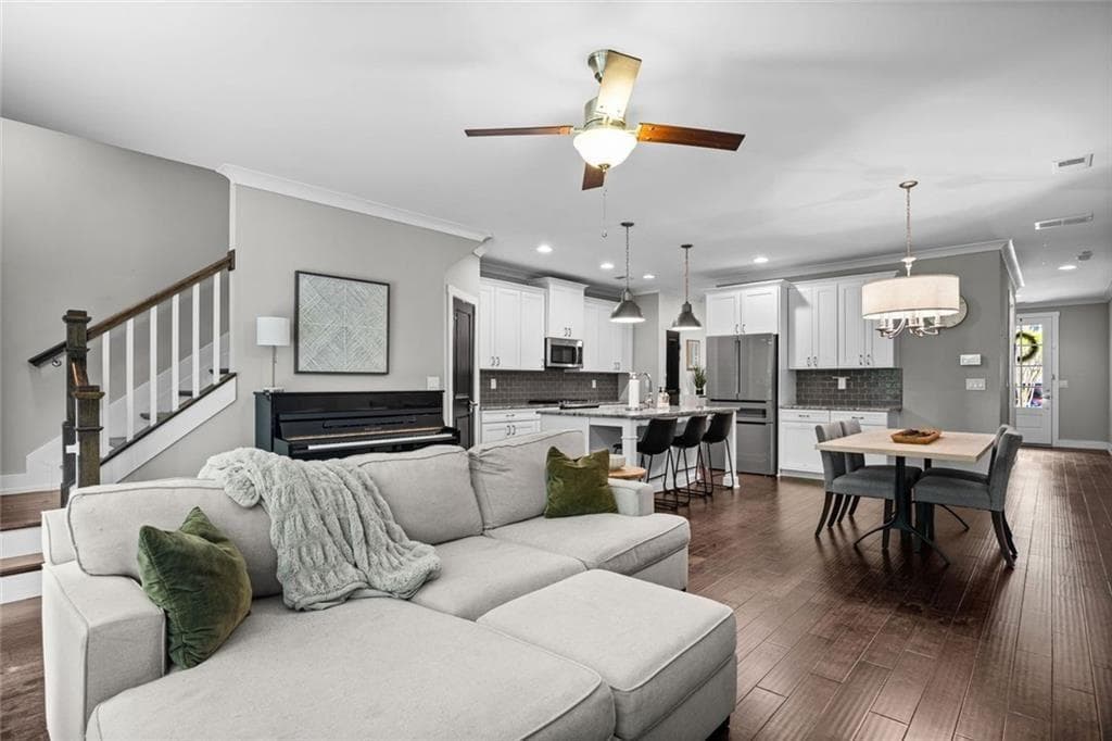 3 bedroom, 4 bathroom, 2,606 sq ft townhouse for sale at 138 Bellehaven Drive, Woodstock, GA 30188 — photo 4