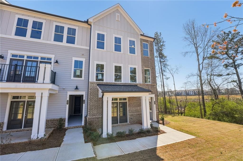 2 bedroom, 3 bathroom, 1,373 sq ft townhouse for sale at 502 Alice Way D21, Cumming, GA 30040 — photo 3