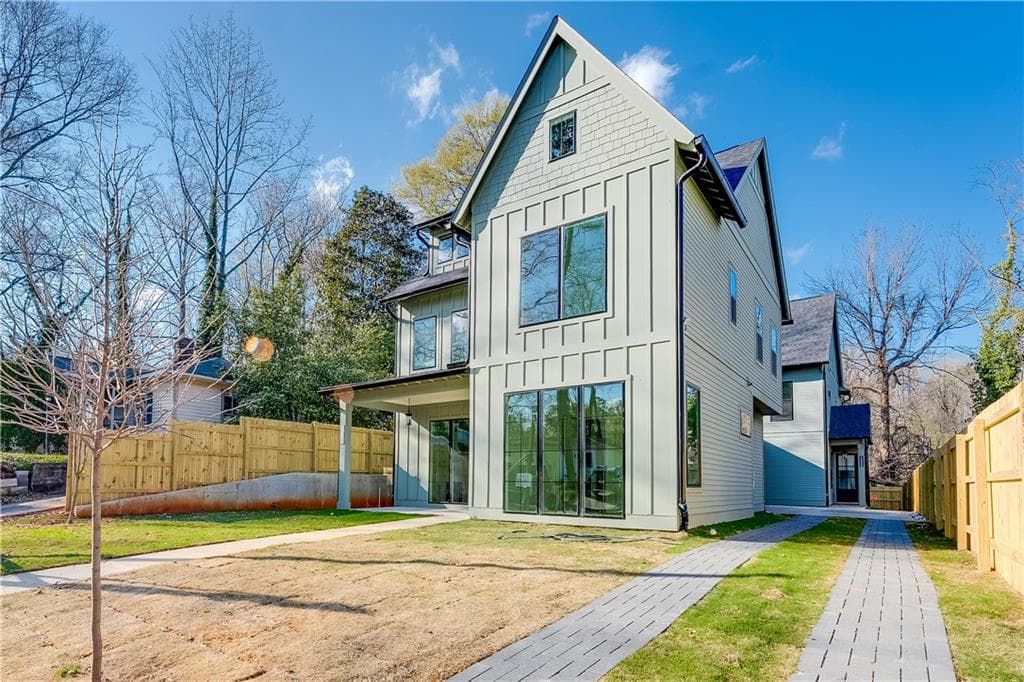 3 bedroom, 3 bathroom duplex for rent at 1239 Plaza Avenue B, Atlanta, GA 30310 for $3,100 a month — photo 1 of 31