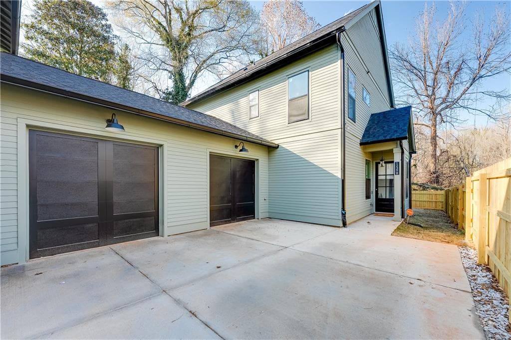 3 bedroom, 3 bathroom duplex for rent at 1239 Plaza Avenue B, Atlanta, GA 30310 for $3,100 a month — photo 2