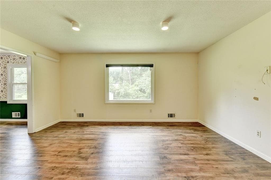 4 bedroom, 3 bathroom, 2,843 sq ft single family residence under contract at 1577 Harbour Oaks Road, Tucker, GA 30084 — photo 6