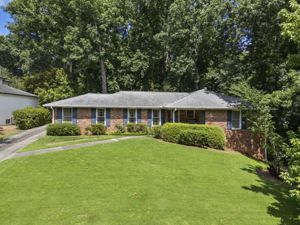 4870 Lansbury Drive, Sandy Springs, GA 30342 — most recent listing photo