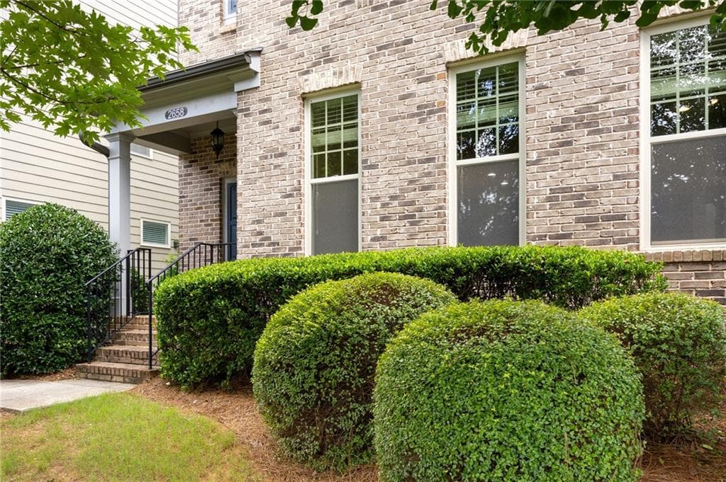 4 bedroom, 4 bathroom, 2,530 sq ft single family residence for sale at 2658 Telfair Drive, Smyrna, GA 30080 — photo 2