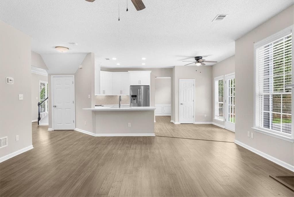 4 bedroom, 3 bathroom, 1,986 sq ft single family residence under contract at 2410 Lunetta Lane, Alpharetta, GA 30004 — photo 9