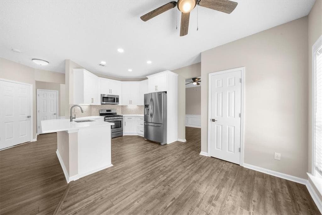 4 bedroom, 3 bathroom, 1,986 sq ft single family residence under contract at 2410 Lunetta Lane, Alpharetta, GA 30004 — photo 10