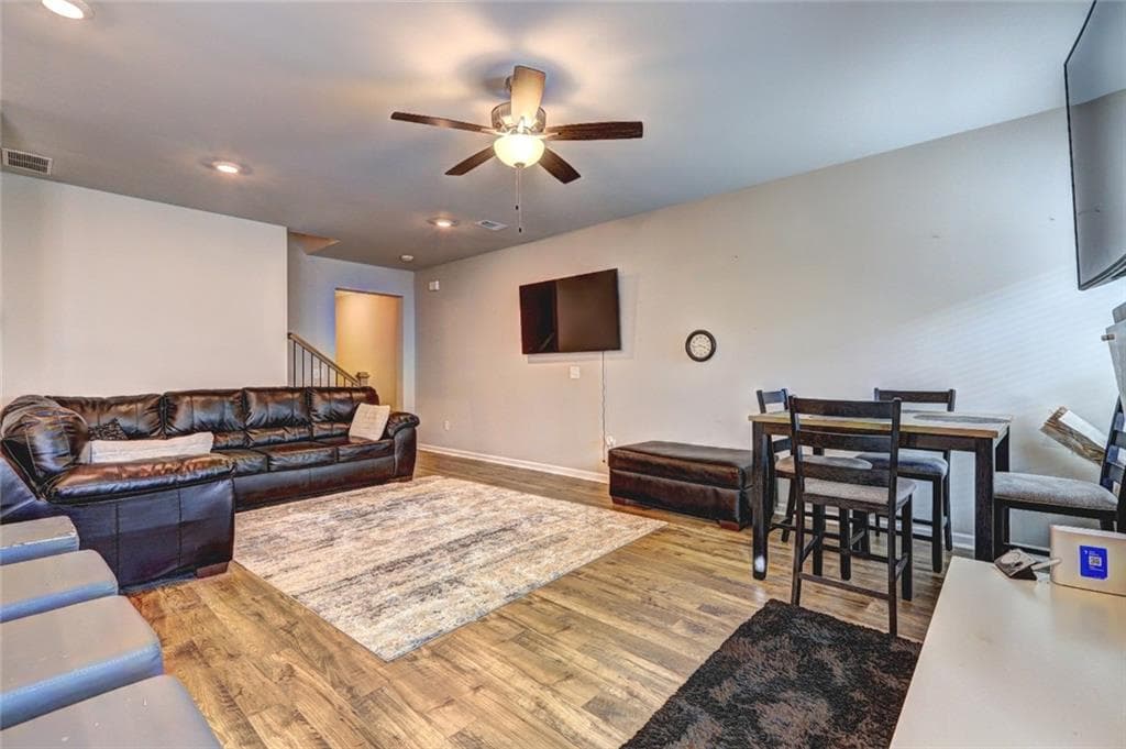 3 bedroom, 3 bathroom, 1,809 sq ft townhouse for sale at 1123 Elyse Lane, Mableton, GA 30126 — photo 3