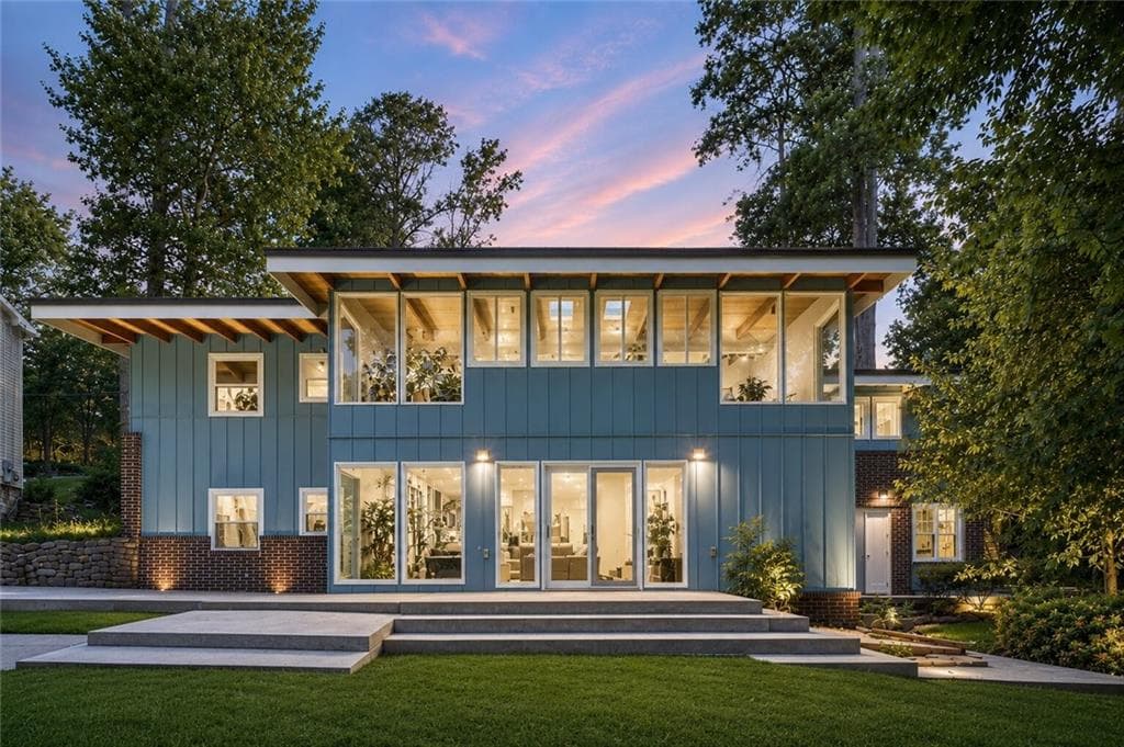 5 bedroom, 3 bathroom, 3,800 sq ft single family residence for sale at 1989 N Ridgeway, Atlanta, GA 30345 — photo 3