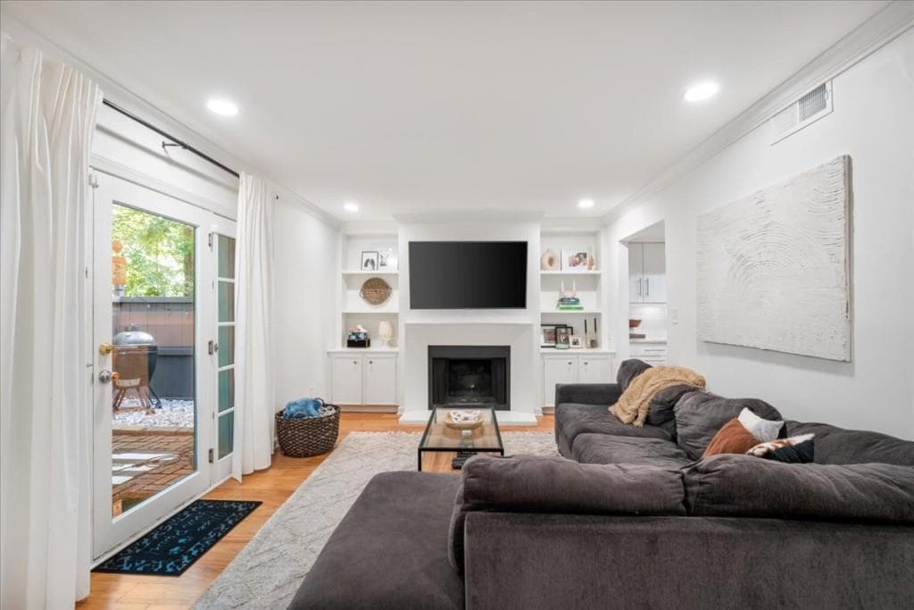 3 bedroom, 3 bathroom, 1,632 sq ft townhouse under contract at 47 Ivy Trail, Atlanta, GA 30342