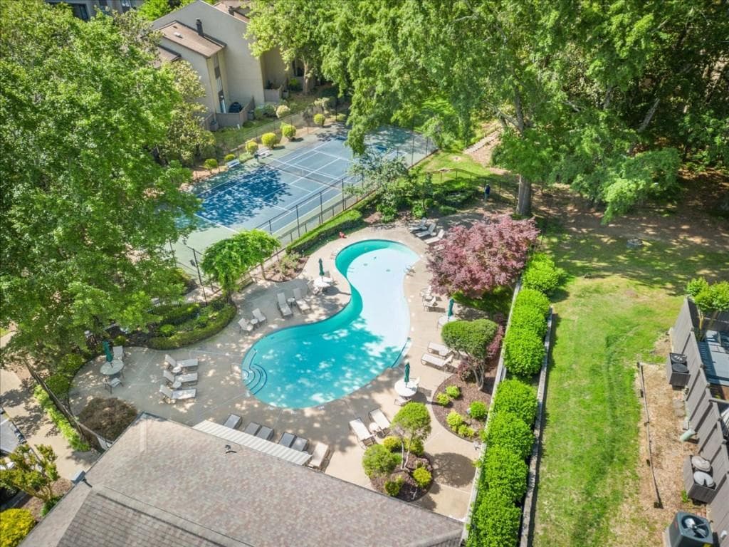 3 bedroom, 3 bathroom, 1,632 sq ft townhouse under contract at 47 Ivy Trail, Atlanta, GA 30342 — photo 7