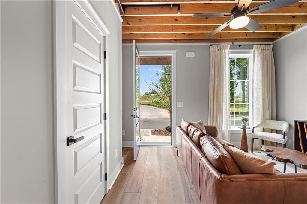 2 bedroom, 2 bathroom, 1,005 sq ft townhouse for sale at 659 5th Street, Fayetteville, GA 30214 — photo 6
