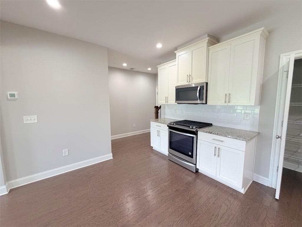 3 bedroom, 3 bathroom, 1,822 sq ft townhouse for rent at 860 Westmoreland Circle, Atlanta, GA 30318 for $2,900 a month — photo 8
