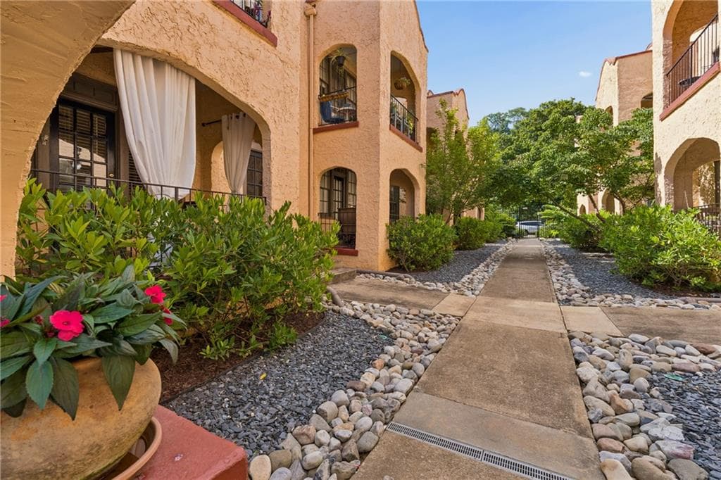 2 bedroom, 1 bathroom, 736 sq ft condominium for sale at 297 Atlanta Avenue 7, Atlanta, GA 30315 — photo 5