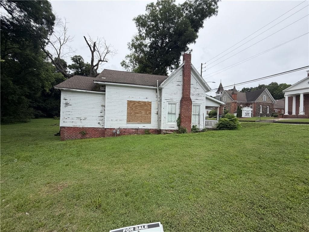 1 bedroom, 1 bathroom, 2,023 sq ft single family residence for sale at 300 E Elm Street, Rockmart, GA 30153 — photo 3