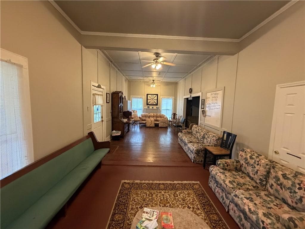 1 bedroom, 1 bathroom, 2,023 sq ft single family residence for sale at 300 E Elm Street, Rockmart, GA 30153 — photo 5