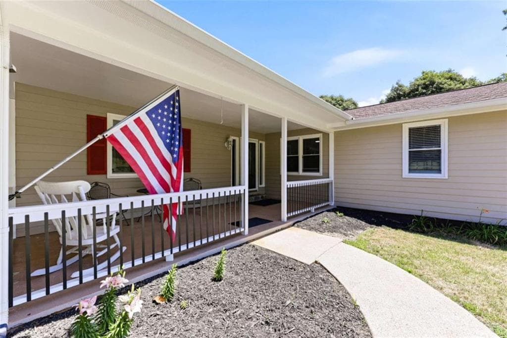 4 bedroom, 3 bathroom, 2,674 sq ft single family residence for sale at 1270 Highway 53, Hoschton, GA 30548