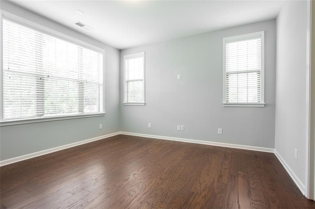 3 bedroom, 4 bathroom, 2,250 sq ft townhouse for rent at 10132 Windalier Way, Roswell, GA 30076 for $3,495 a month — photo 4
