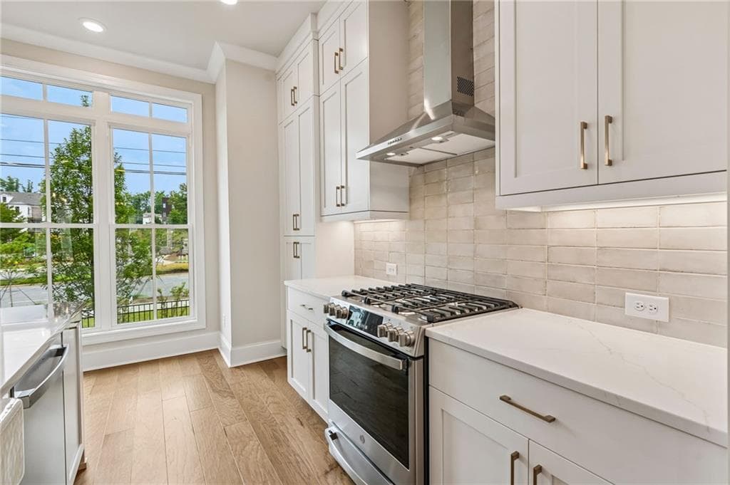 3 bedroom, 4 bathroom, 2,117 sq ft townhouse sold at 210 Midnight Oak Run 3, Alpharetta, GA 30009