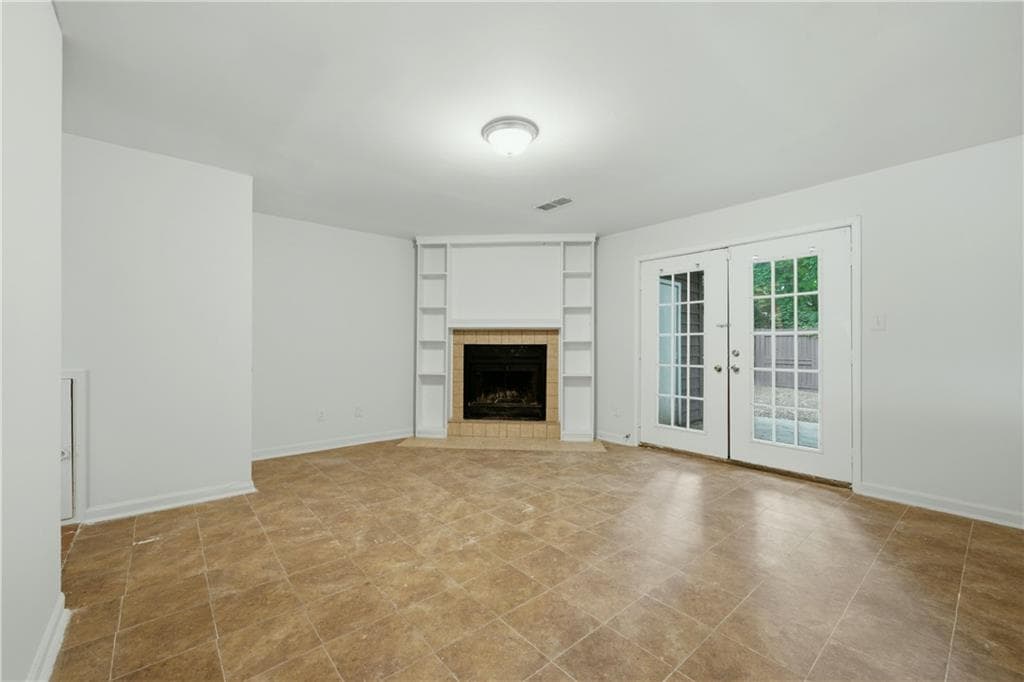 2 bedroom, 3 bathroom, 1,188 sq ft townhouse for sale at 667 Hunting Creek Lane, Conyers, GA 30013 — photo 8